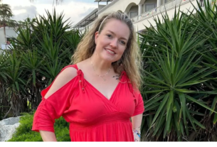 colleen hoover net worth