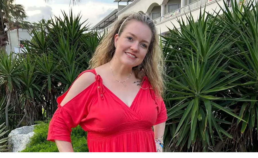 colleen hoover net worth